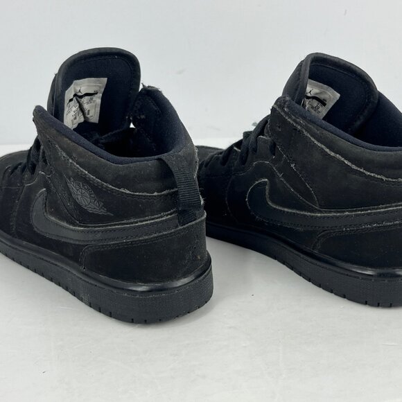 Nike Air Jordan Kids Size 1 EU 32 Black Mid Top Lace Up Round Toe Flat Heel - Picture 3 of 6